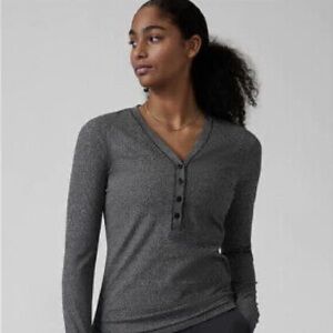 Athleta Untempo Heather Gray Long Sleeve Ribbed Henley Button-Up Top